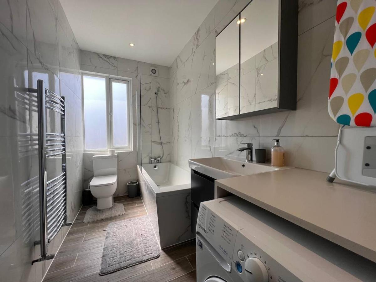 Star London Finchley Road 2-Bed Residence Ngoại thất bức ảnh